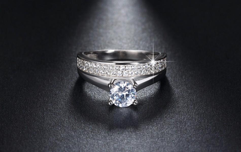 Elite Queen Ring